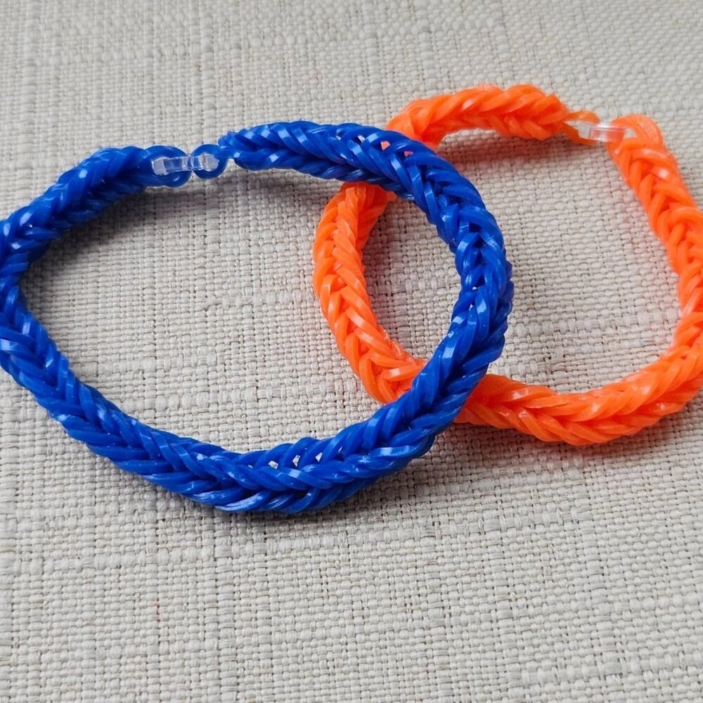 Fashion Bracelet Blue Orange Tone Stretched Plastic Wrist Band Adjustable